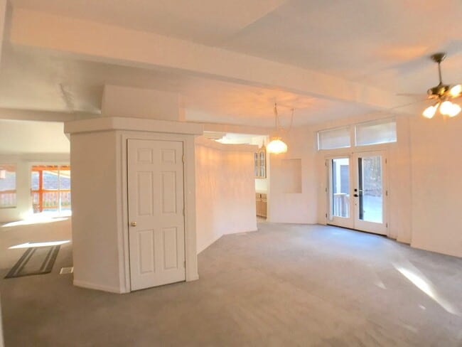 Photo - Jemez Mountains 3 bedroom with an open layout and large living areas and kitchen.
