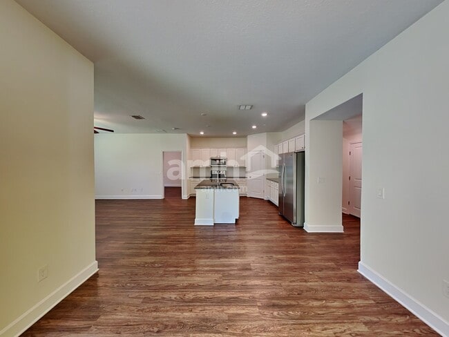 Photo - 233 Crestrun Loop