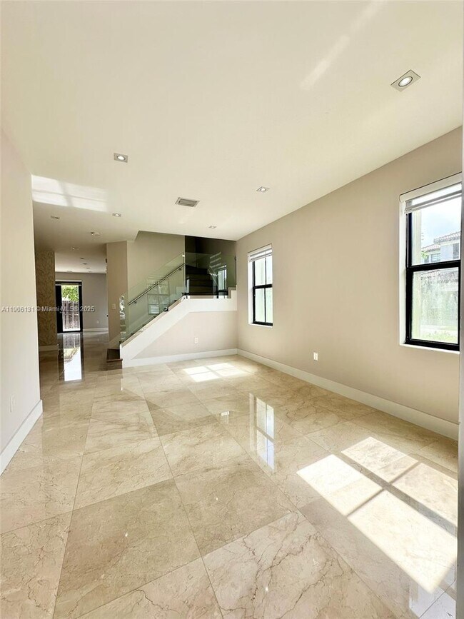 Photo - 8755 NW 116th Ct