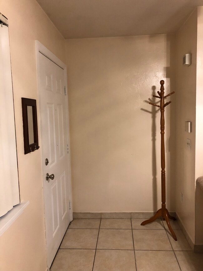 Photo - 2360 SW Archer Rd Unidad 703