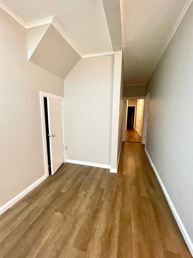 Photo - 162 Nelson Ave Unit 1