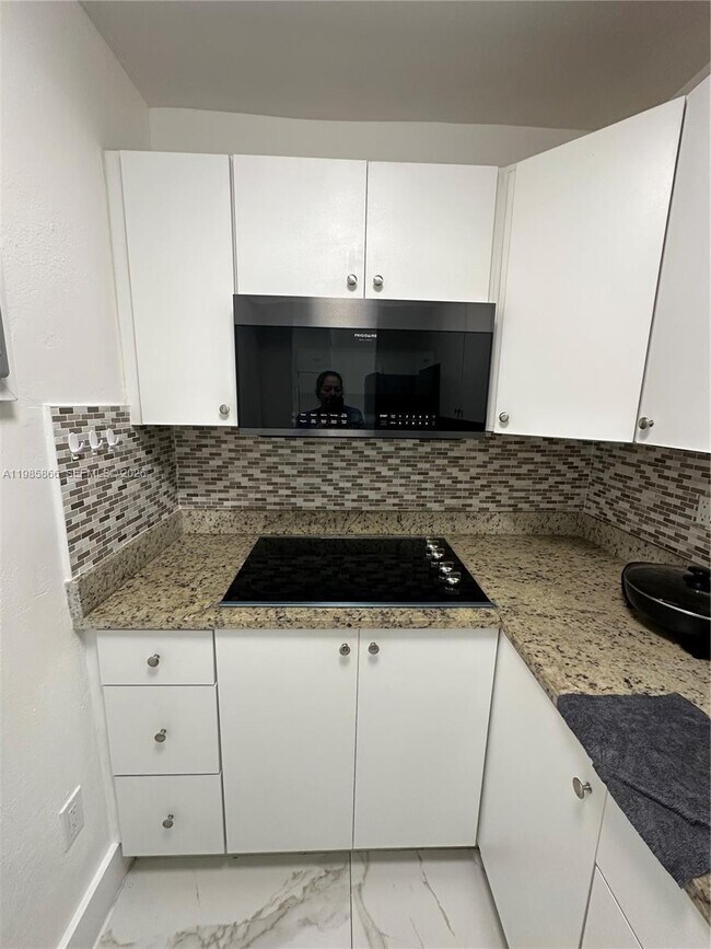 Photo - 4713 NW 7th St Unidad 406-1