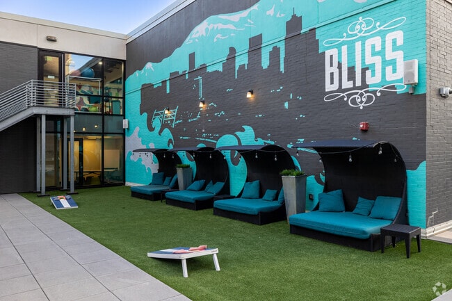 Poolside Cabanas - Auraria Lofts - Historical Access