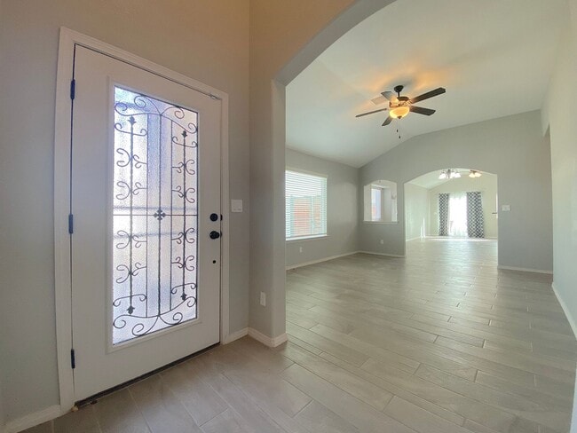 Photo - East El Paso 4 bed 2 Bath Refrig A/C w/Solar Panels and Outdoor Bar!