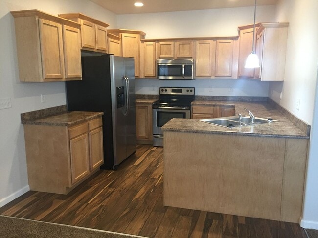 Building Photo - Parkview Townhomes