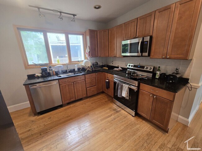 Photo - Newly Renovated 3 Bedroom Apartment With 2 Parking Spots Included Now Available!