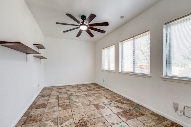 Photo - 123 Stardream Dr