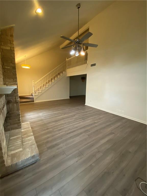 Photo - 7127 Chimney Corners