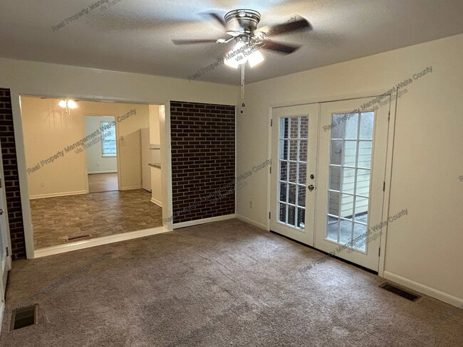 722 Brunswick Pl