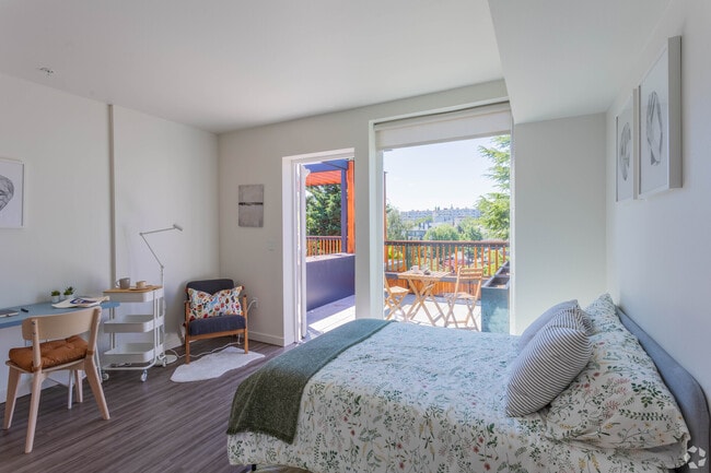 Garden Studio with Patio - Ori Stone Way Apartments