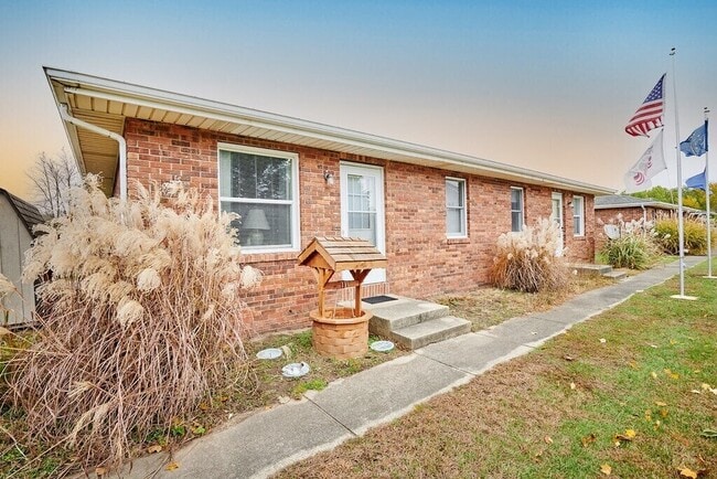 Building Photo - 601 Rizek Dr