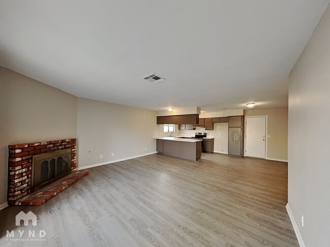 Photo - 261 Queen Marie Ct