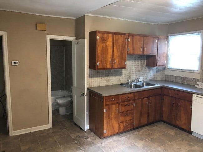 Photo - 420 Olive St