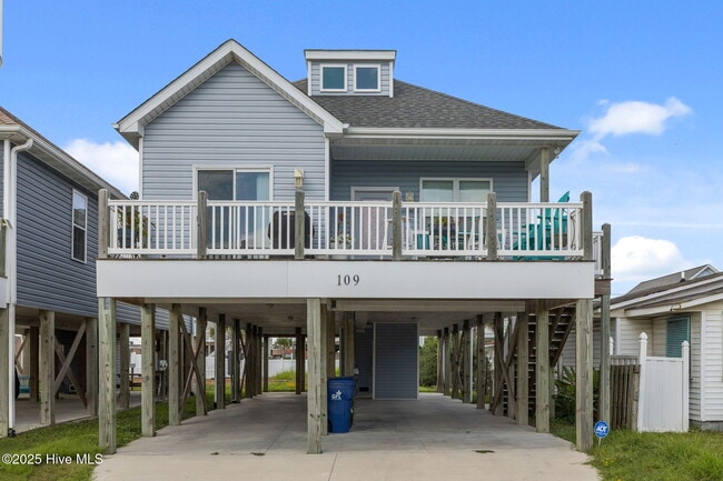 Photo - 109 E Terminal Blvd House