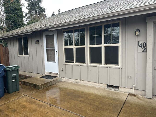 Cozy 2 bedroom 1 bathroom duplex in Eugene! - Cozy 2 bedroom 1 bathroom duplex in Eugene! House