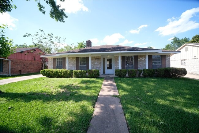Building Photo - 12526 Lima Dr Rental