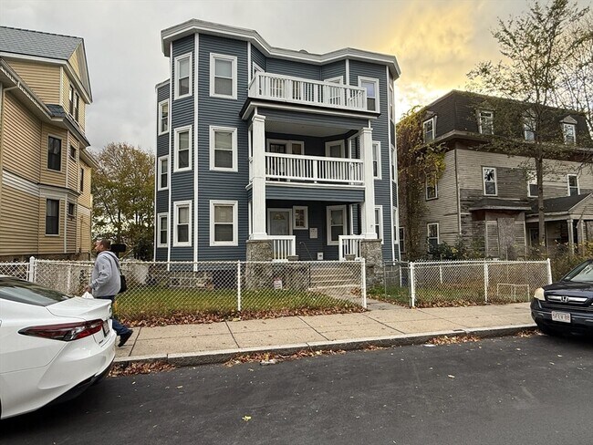 Building Photo - 17 Wales St Unit 3