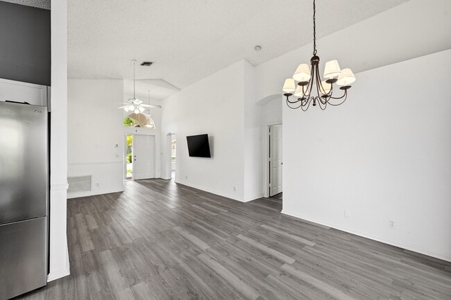 Photo - 1852 Capeside Cir