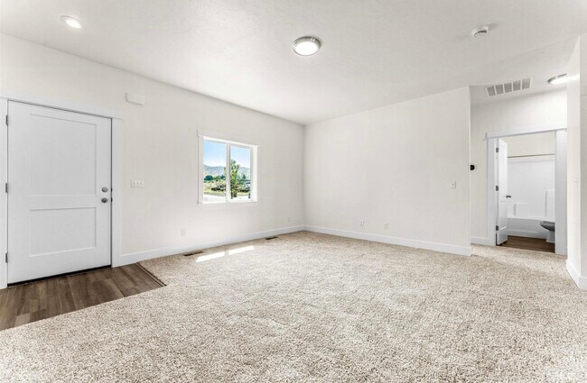 Photo - 1771 Regency Way