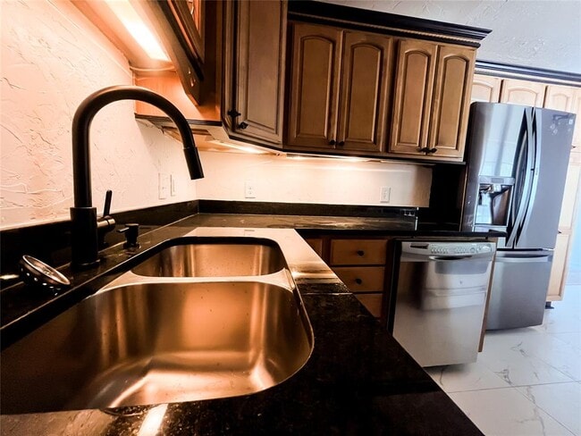 Photo - 10601 Tumilty Terrace