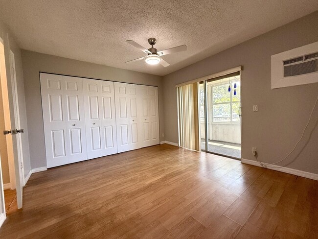 Photo - 141 Northampton G