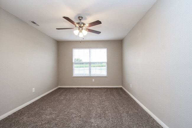 Photo - 9016 Hosta Way