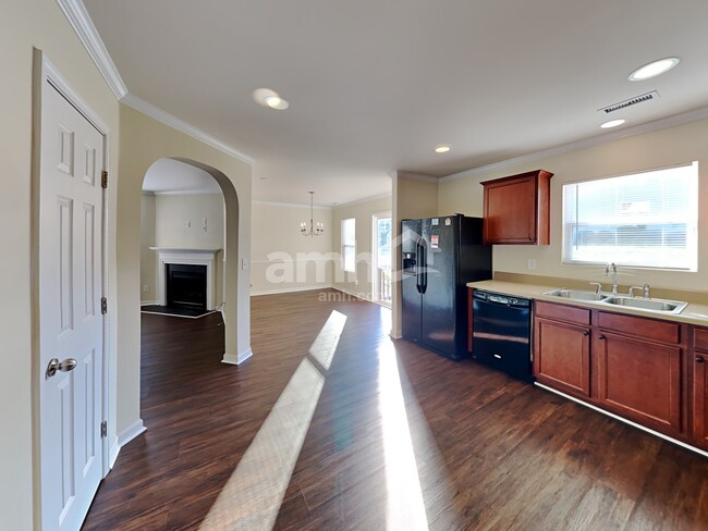 Photo - 226 Woodcreek Ln