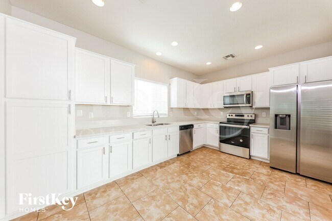 Photo - 4680 E Laurel Ave