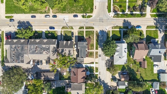 Photo - 2 Bedroom Duplex Residence near UNMC & Blackstone Unidad 300 S. 49th Street