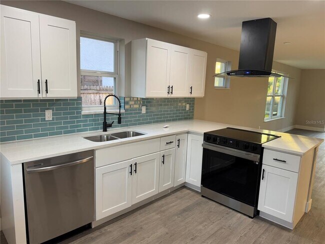 Photo - 4110 32nd St N