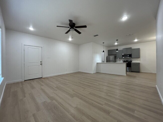 Photo - 5703 Kemper St