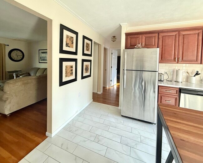 Photo - 9 Endicott St Unit 3