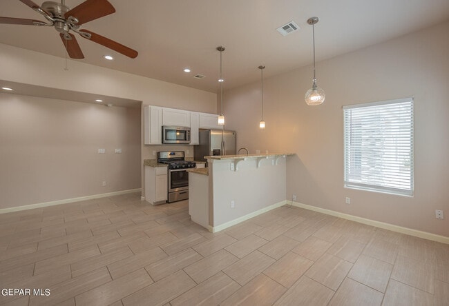 Photo - 6537 Hoop St