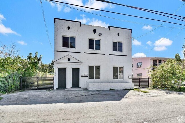 Building Photo - 3025 NW 8th Ave Unit 1 Rental