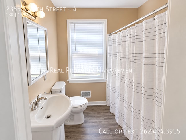 2355 S 76th St Unit 4