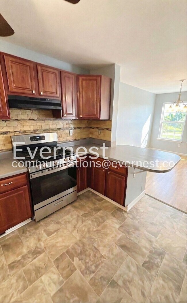 Photo - 2167 Edmund Ave