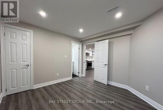 Photo - 19 Saddleback Ct