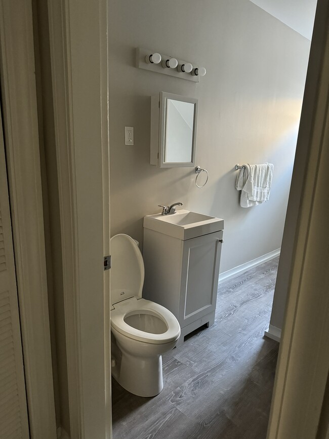 3F Bathroom - 286-288 Grove St Unit 3F