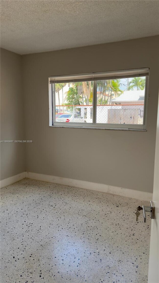 Photo - 1250 SW 4th St Unit 1