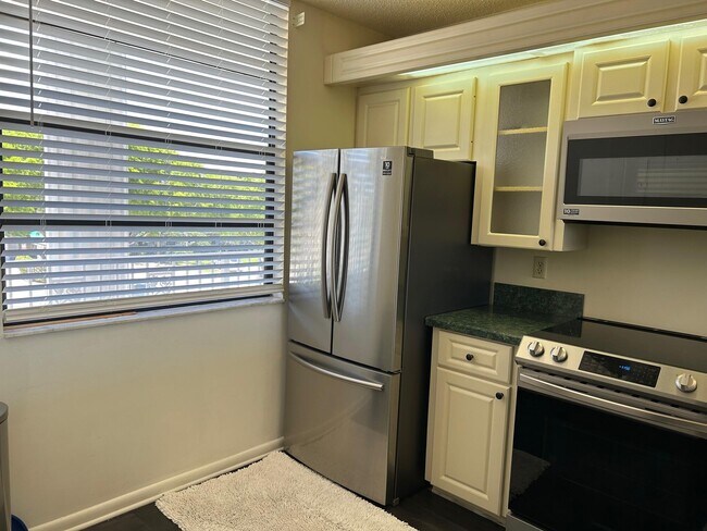 Photo - 3635 Whitehall Dr Unit 304
