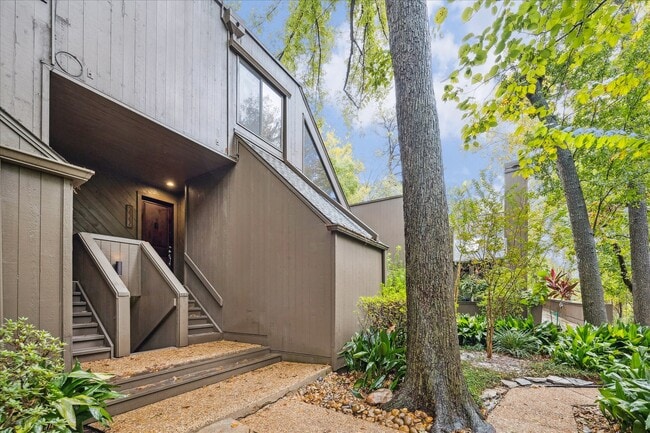 Photo - 222 Litchfield Ln