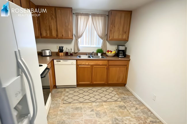 Photo - Charming 2-bedrooms, 1-bath downstairs apartment in the heart of Prescott Valley!