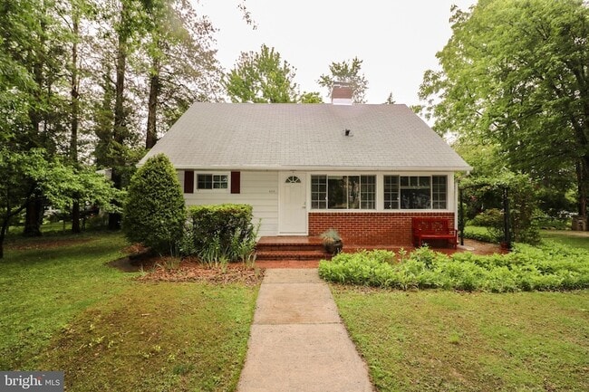 Building Photo - 400 Dean Dr
