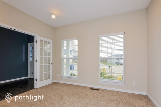 Photo - 56 Saddlebed Ct