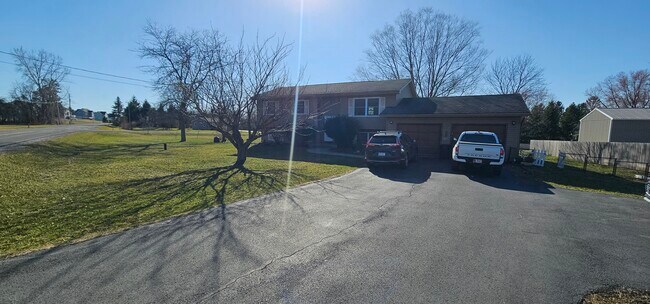 Photo - 128 Triphammer Ter Unidad #A