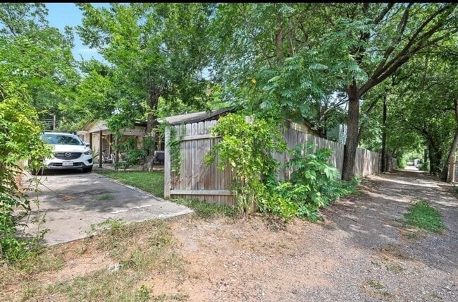 Photo - 1606 Walnut Ave