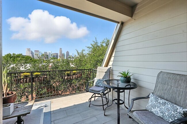 Photo - 1500 Pecos St Unit 6