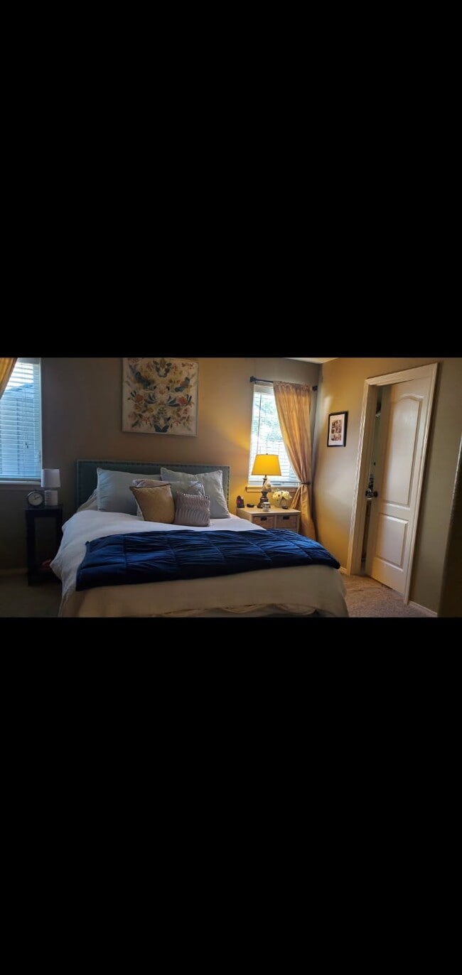 Photo - 690 N Caracaras Pl