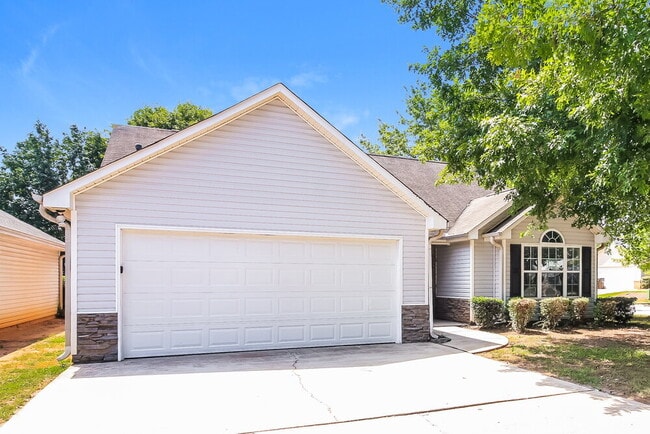 Photo - 1500 Logan Ln