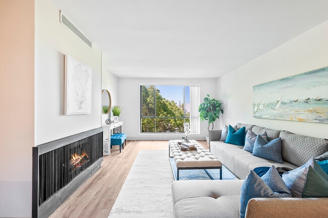 Building Photo - 821 3rd St Unit 207 Rental
